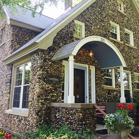 Aberdeen Stone Cottage B&B Traverse City Luaran gambar