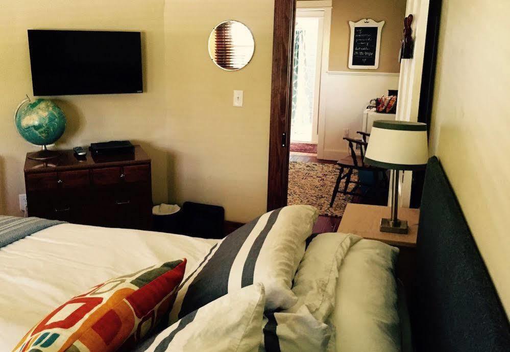 Aberdeen Stone Cottage B&B Traverse City Luaran gambar